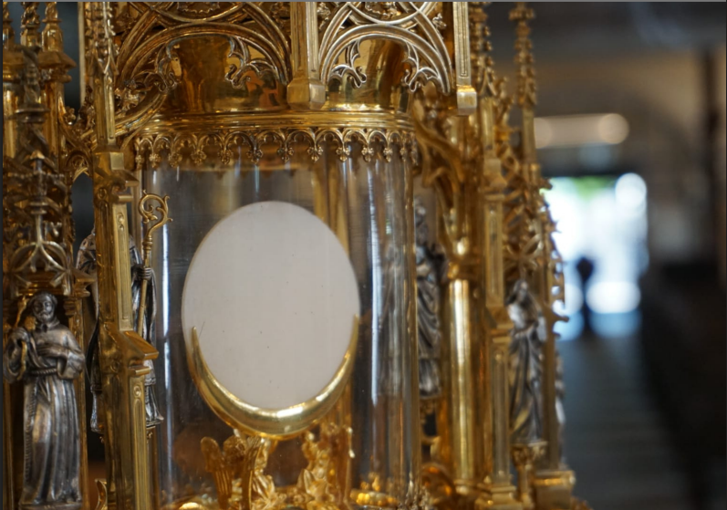 Ausschnitt der Monstranz von St. Dionysius Krefeld (c) Pfarrgemeinde Papst Johannes XXIII